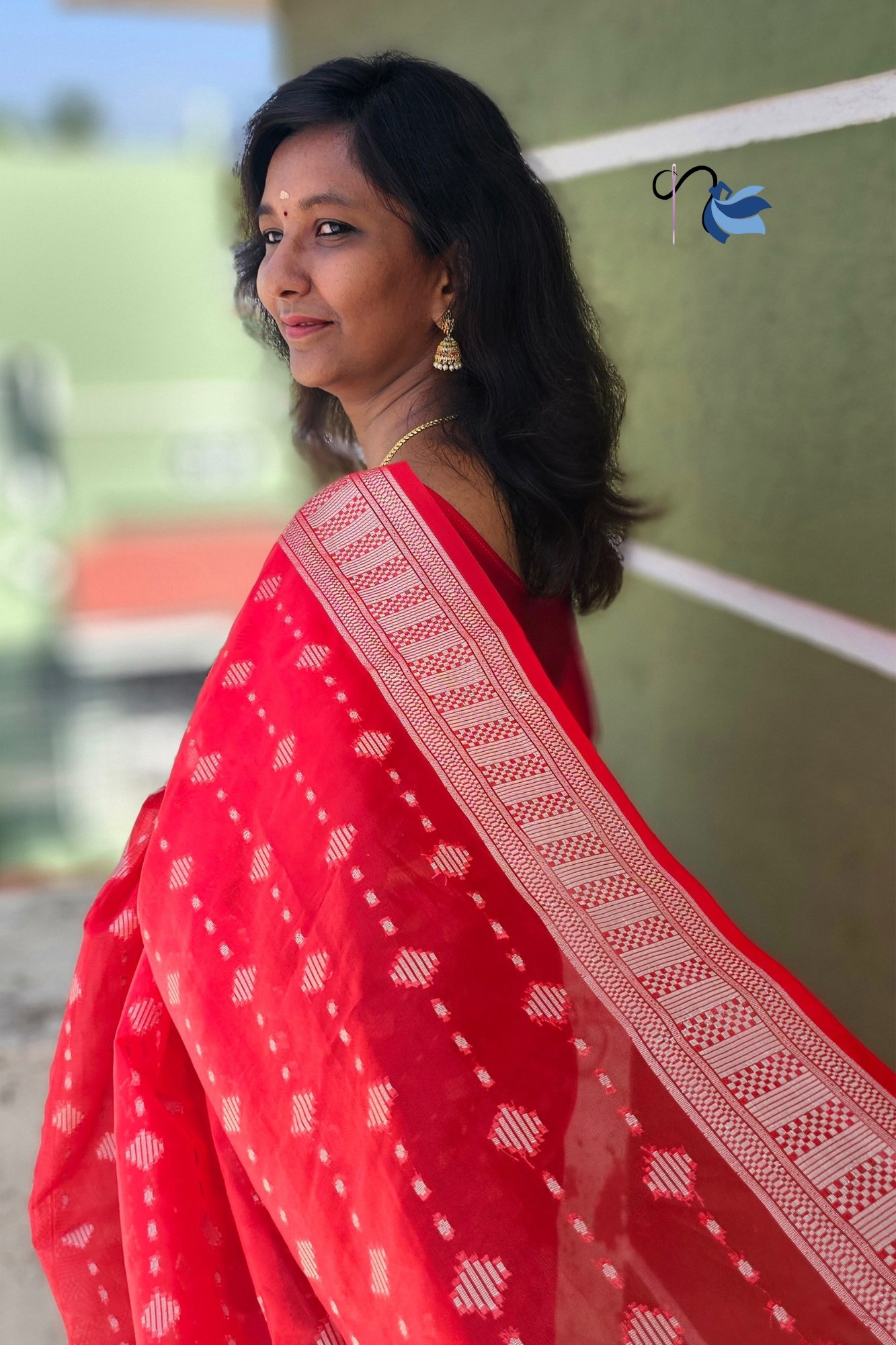 Light as a Feather, Rich as Royalty: Experience the luxurious feel of Banarasi Organza.