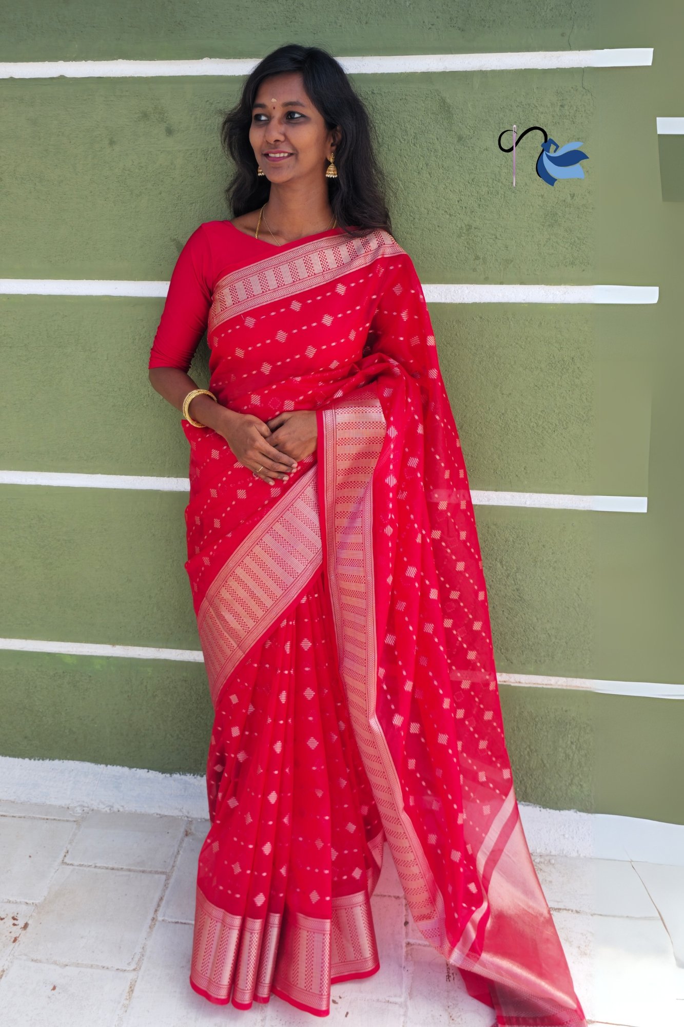 Light as a Feather, Rich as Royalty: Experience the luxurious feel of Banarasi Organza.